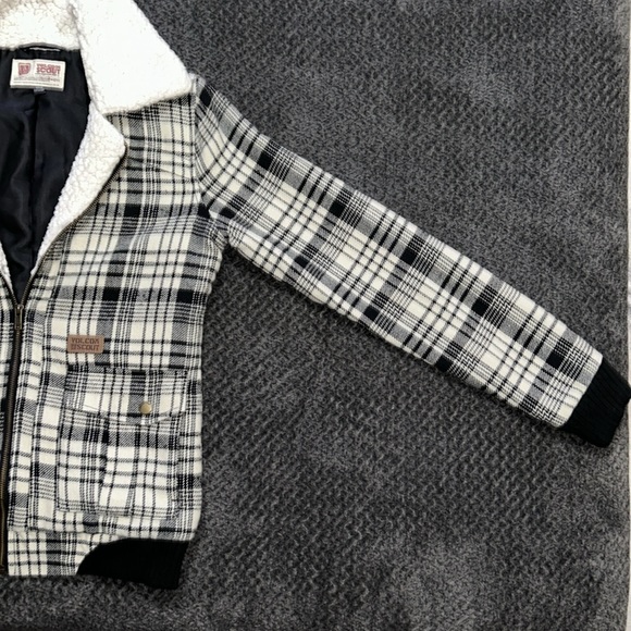 Volcom Scout Women’s Black & White Flannel Zip Up Jacket - Picture 6 of 16